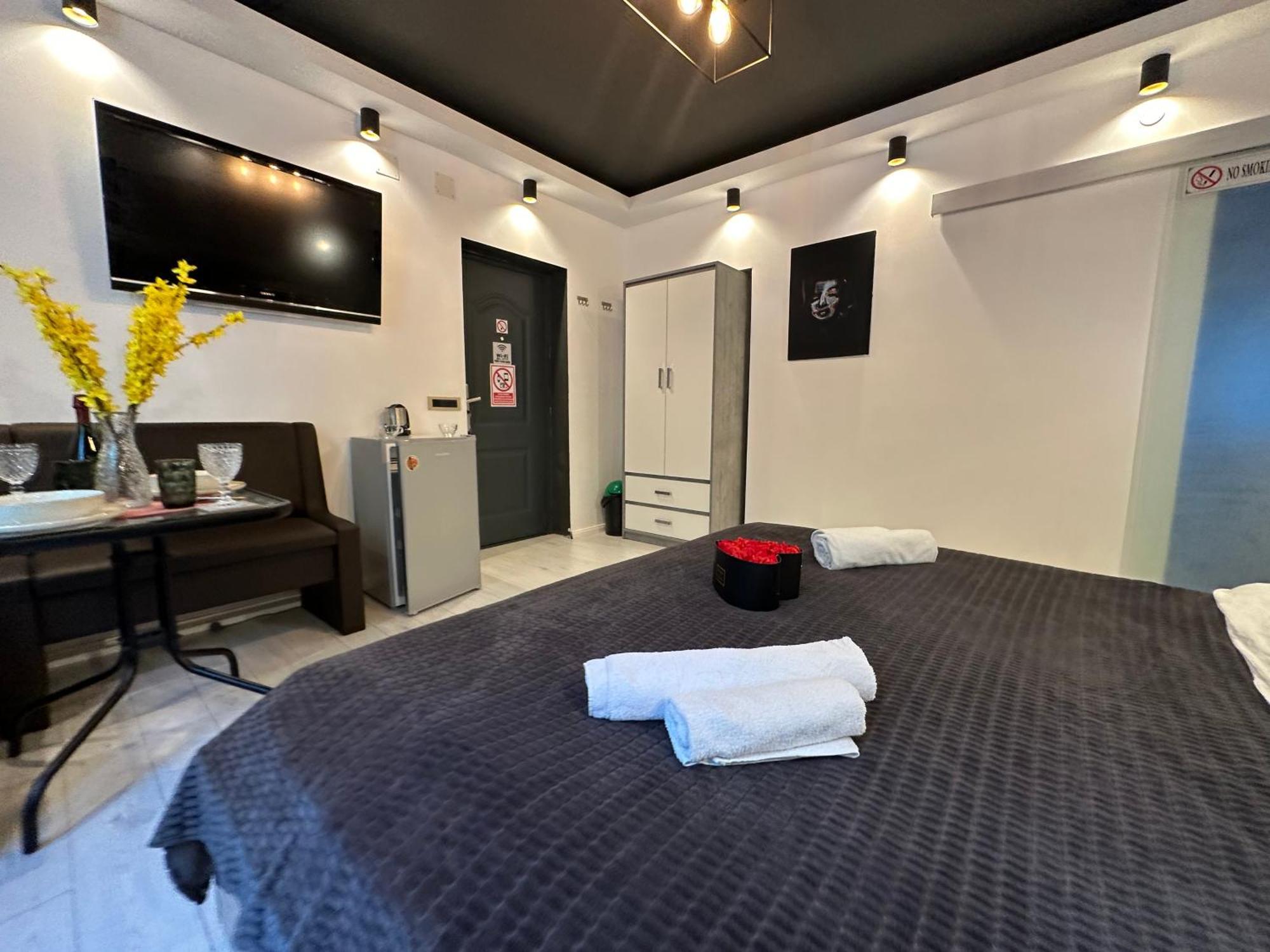 The Fame - Modern Studio In Top Location & Parking 克拉奥华 外观 照片
